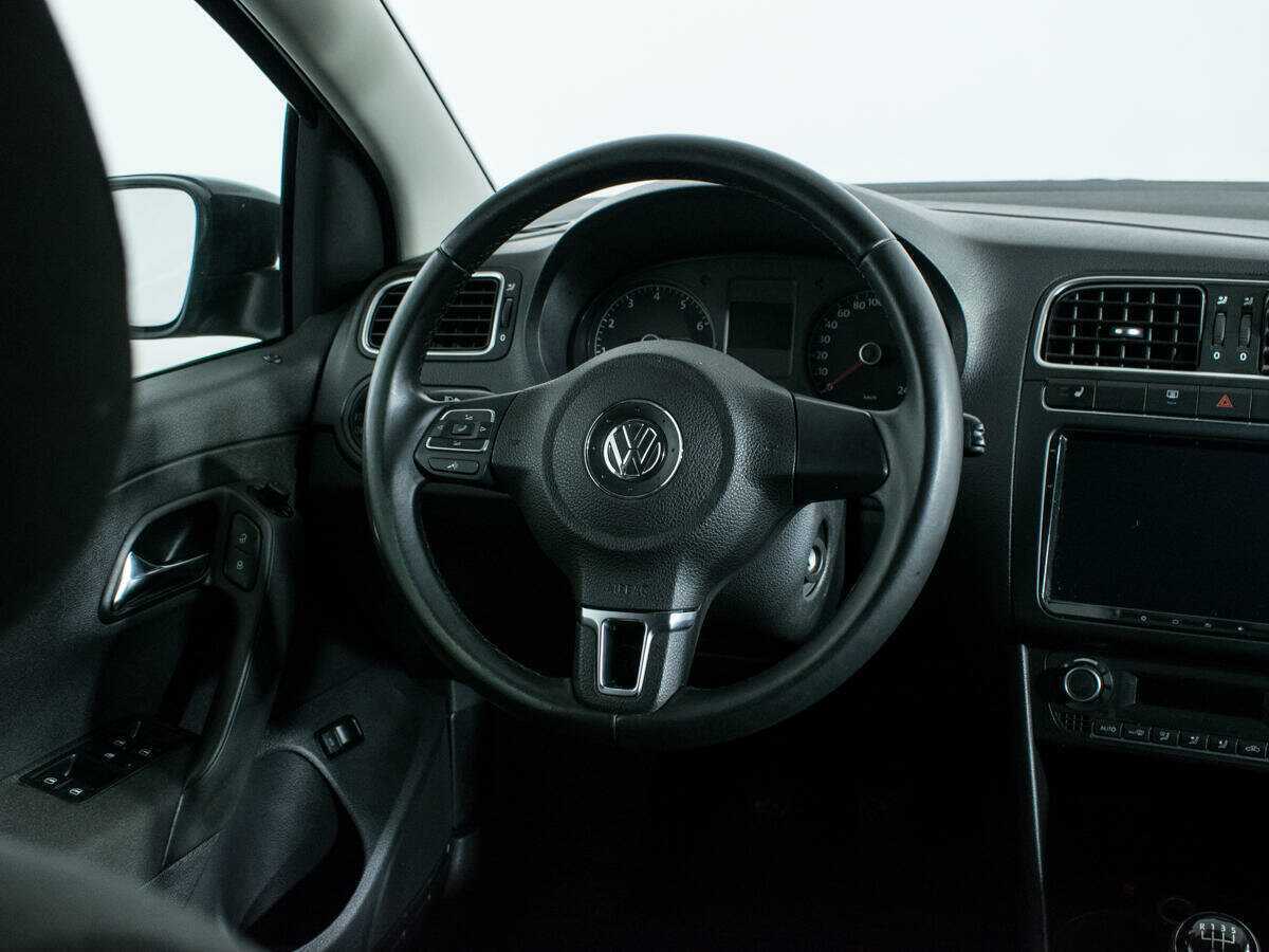 Volkswagen Polo с пробегом — 2014 год. Фото: #13