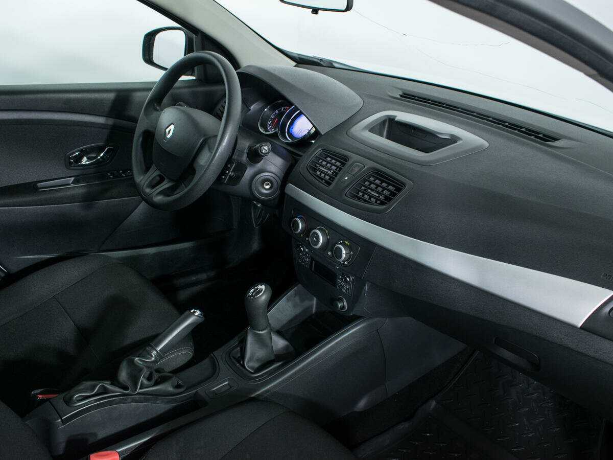 Renault Fluence с пробегом — 2013 год. Фото: #6