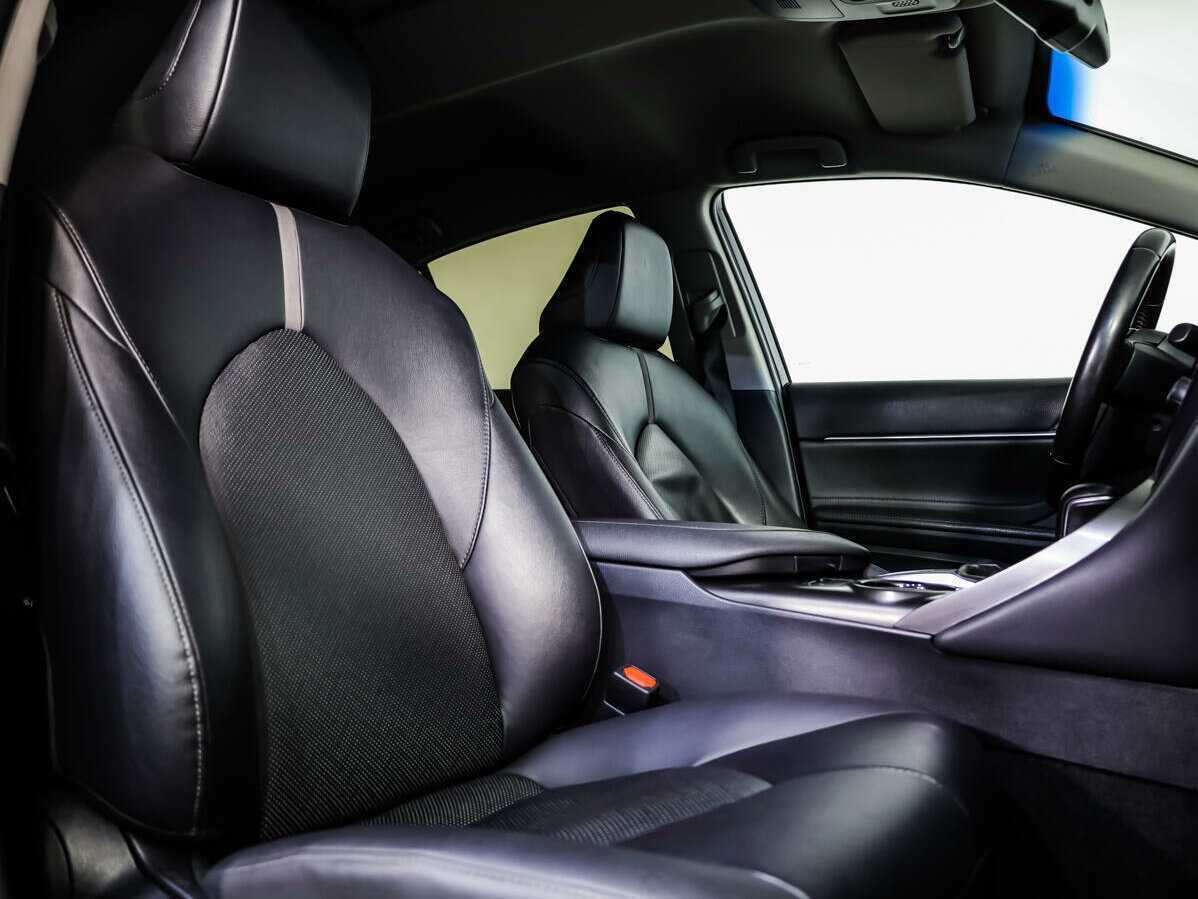 Toyota Camry с пробегом — 2021 год. Фото: #10