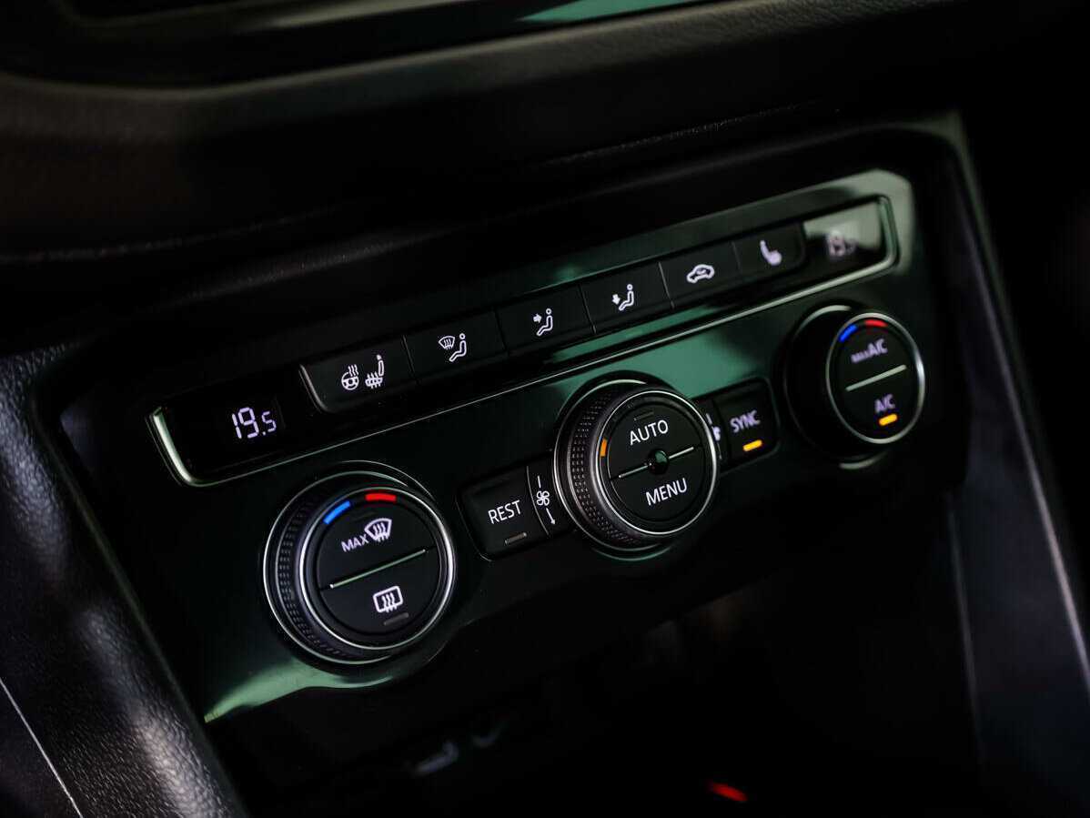 Volkswagen Tiguan с пробегом — 2018 год. Фото: #12