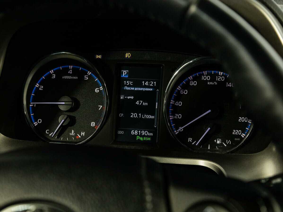 Toyota RAV4 с пробегом — 2015 год. Фото: #11