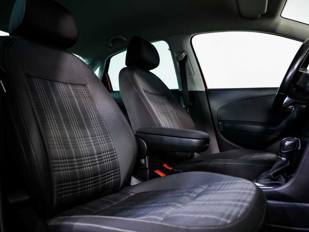 Volkswagen Polo с пробегом — 2017 год. Фото: #10