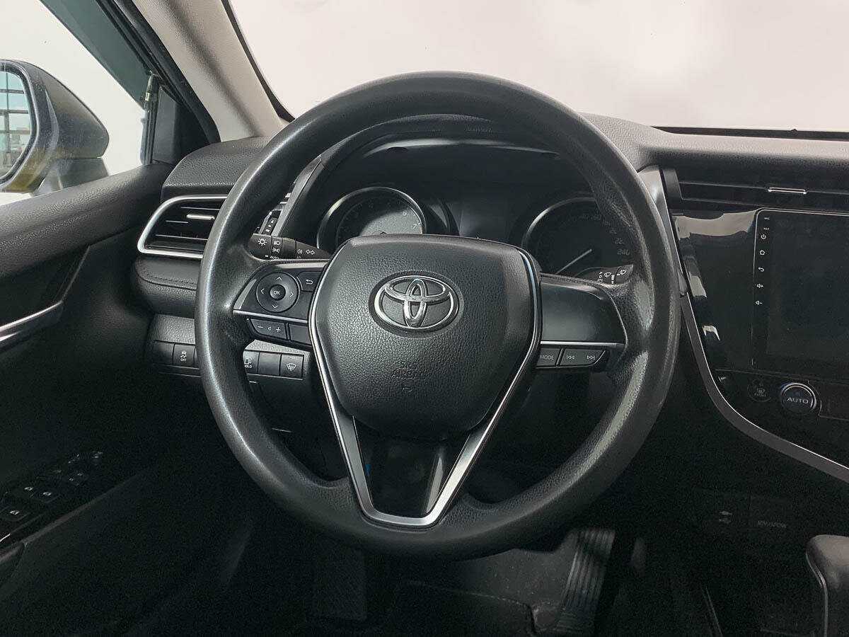 Toyota Camry с пробегом — 2021 год. Фото: #14