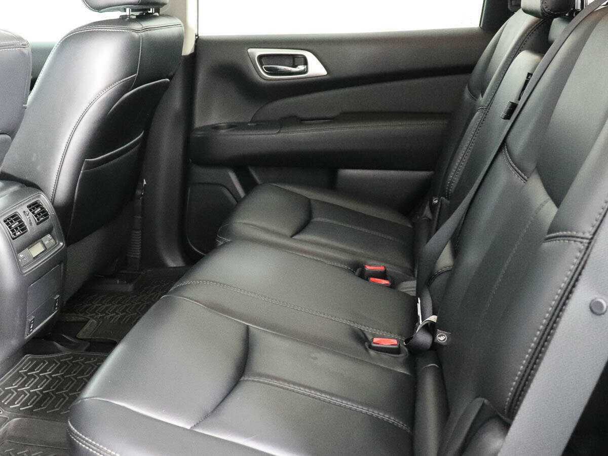 Nissan Pathfinder с пробегом — 2015 год. Фото: #12