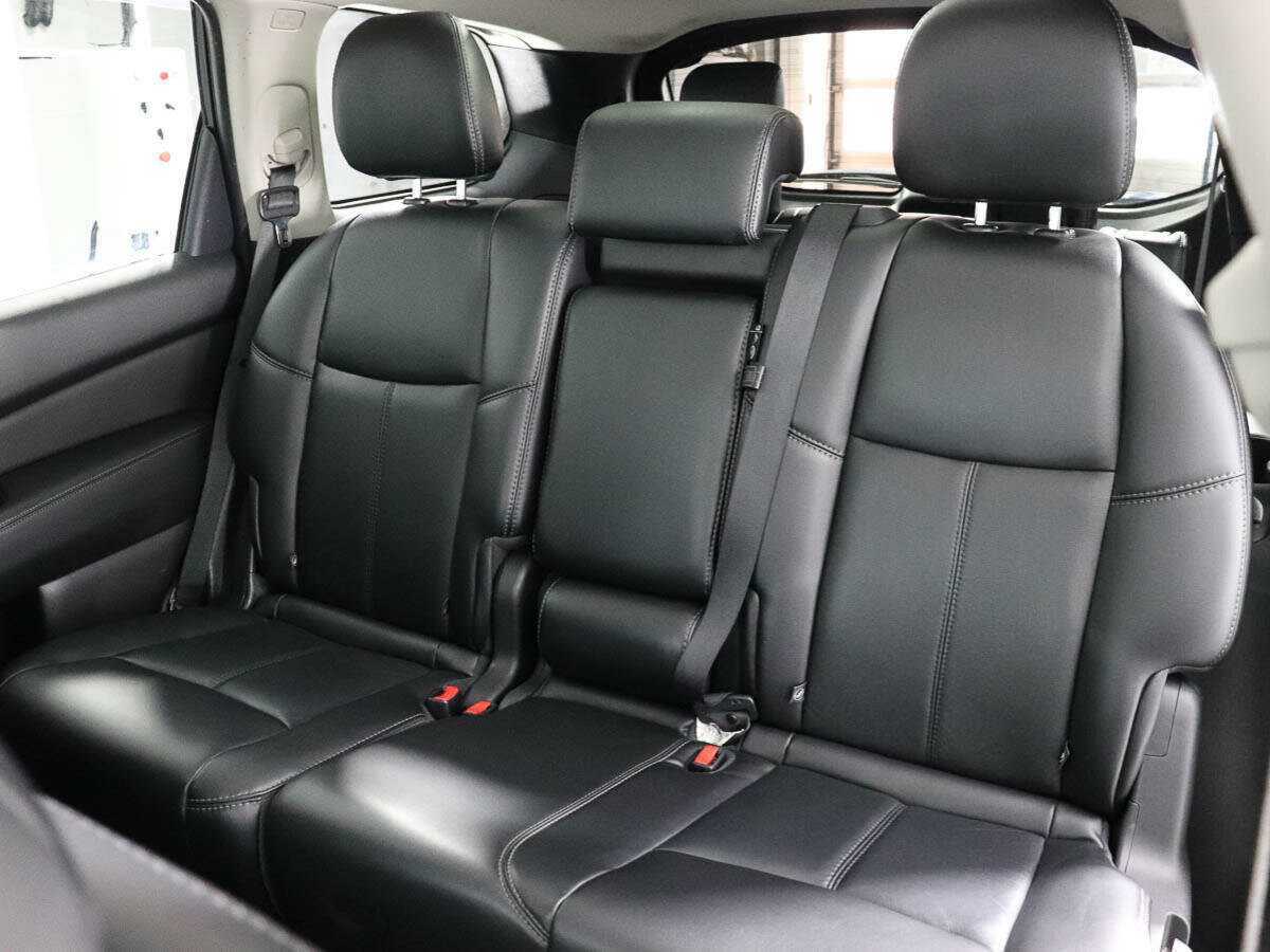 Nissan Pathfinder с пробегом — 2015 год. Фото: #13