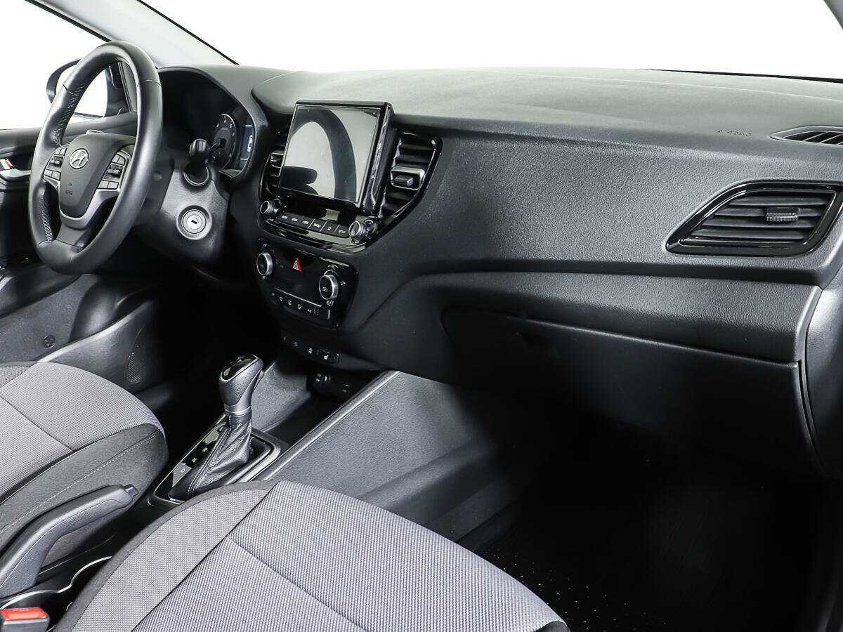 Hyundai Solaris с пробегом — 2022 год. Фото: #10