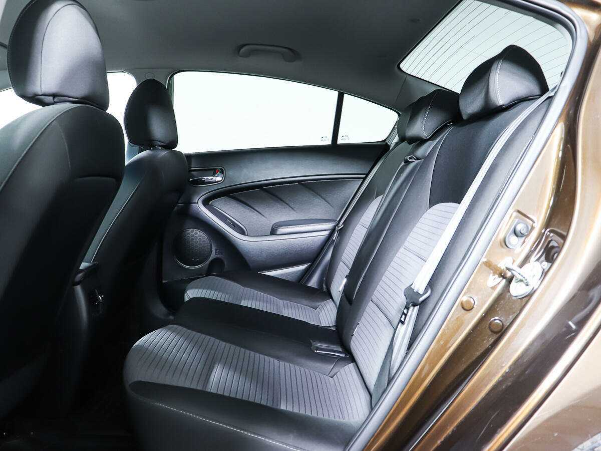 Kia Cerato с пробегом — 2017 год. Фото: #9