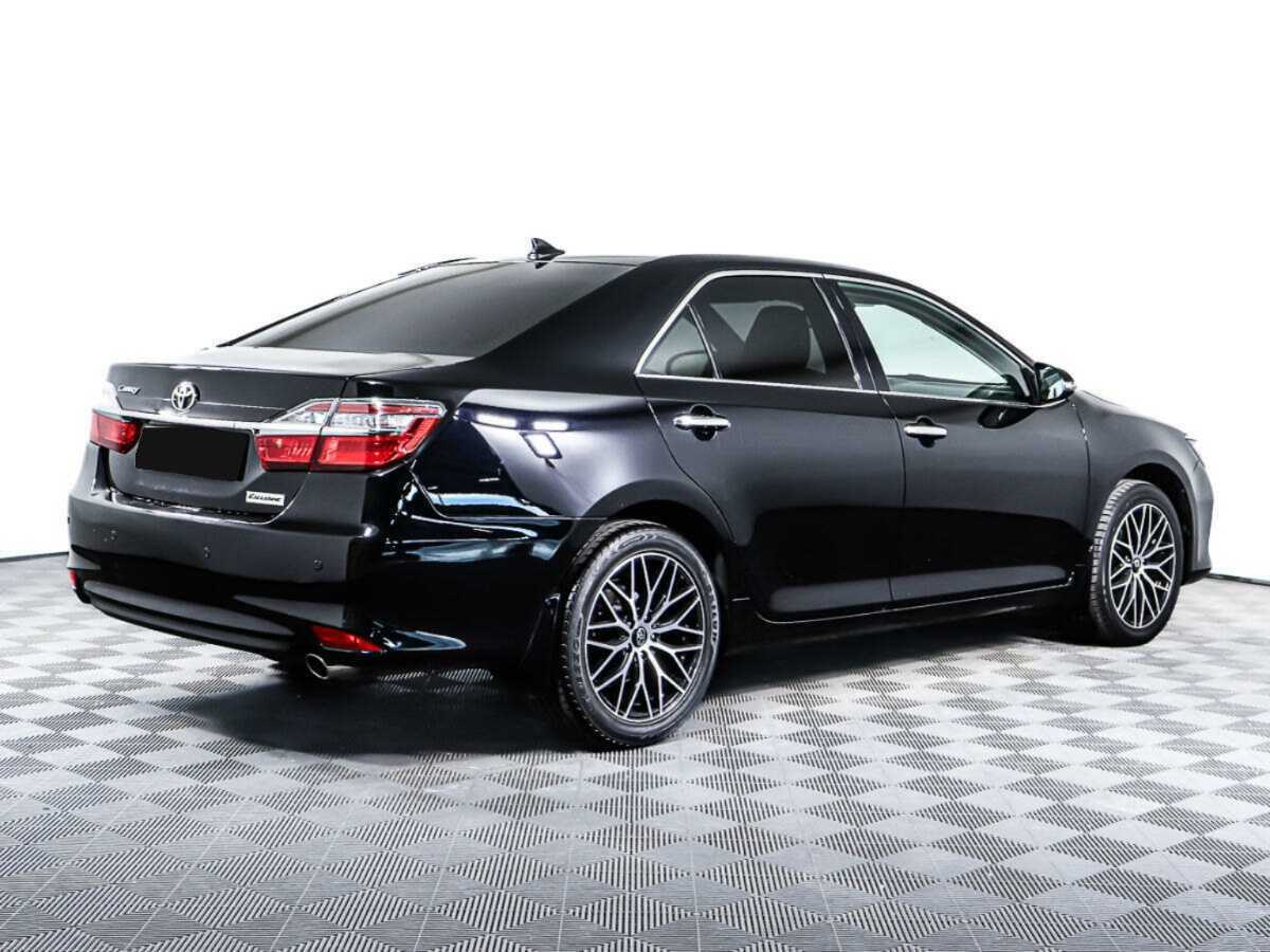Toyota Camry с пробегом — 2017 год. Фото: #3