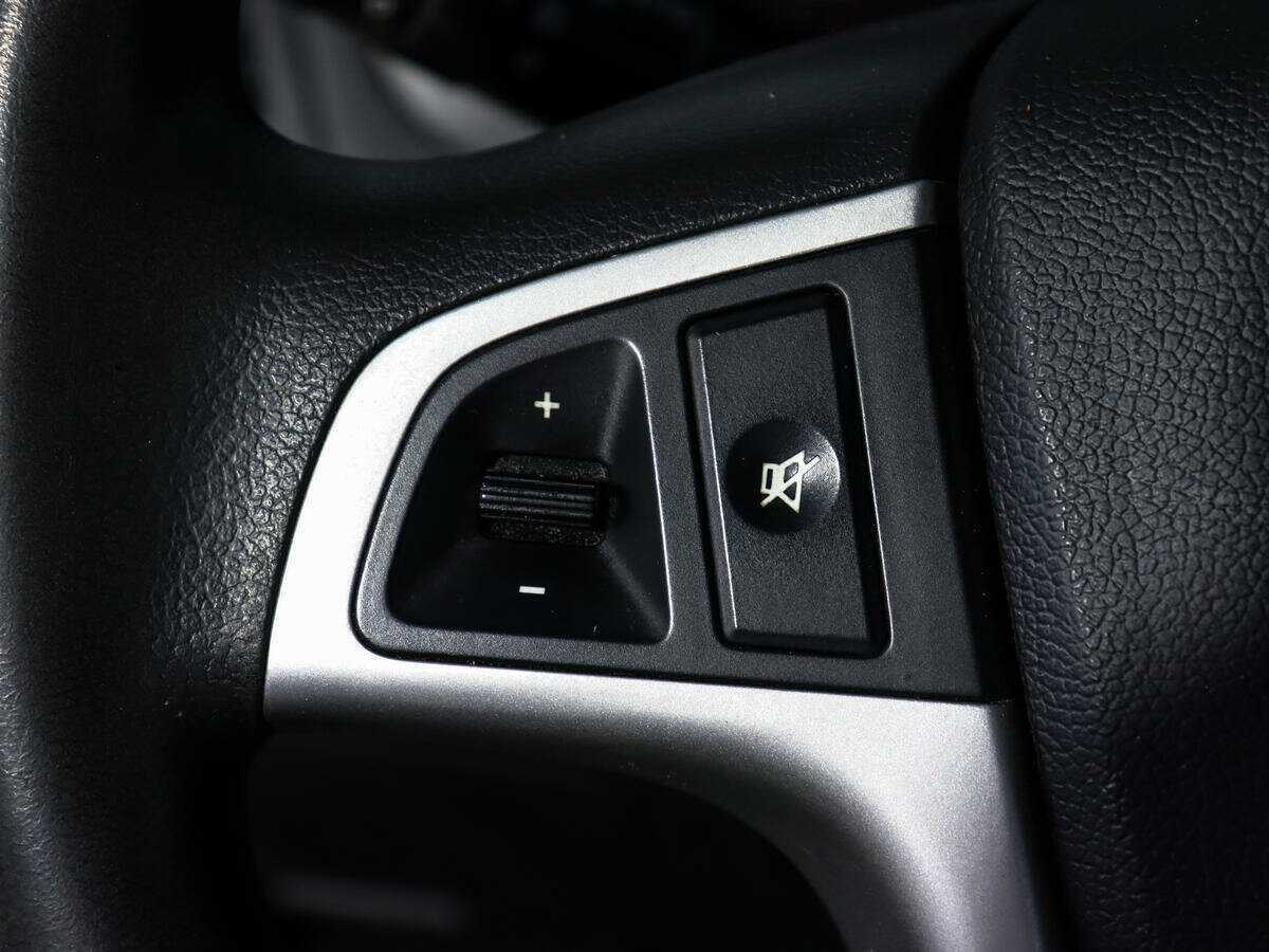 Hyundai Solaris с пробегом — 2014 год. Фото: #14