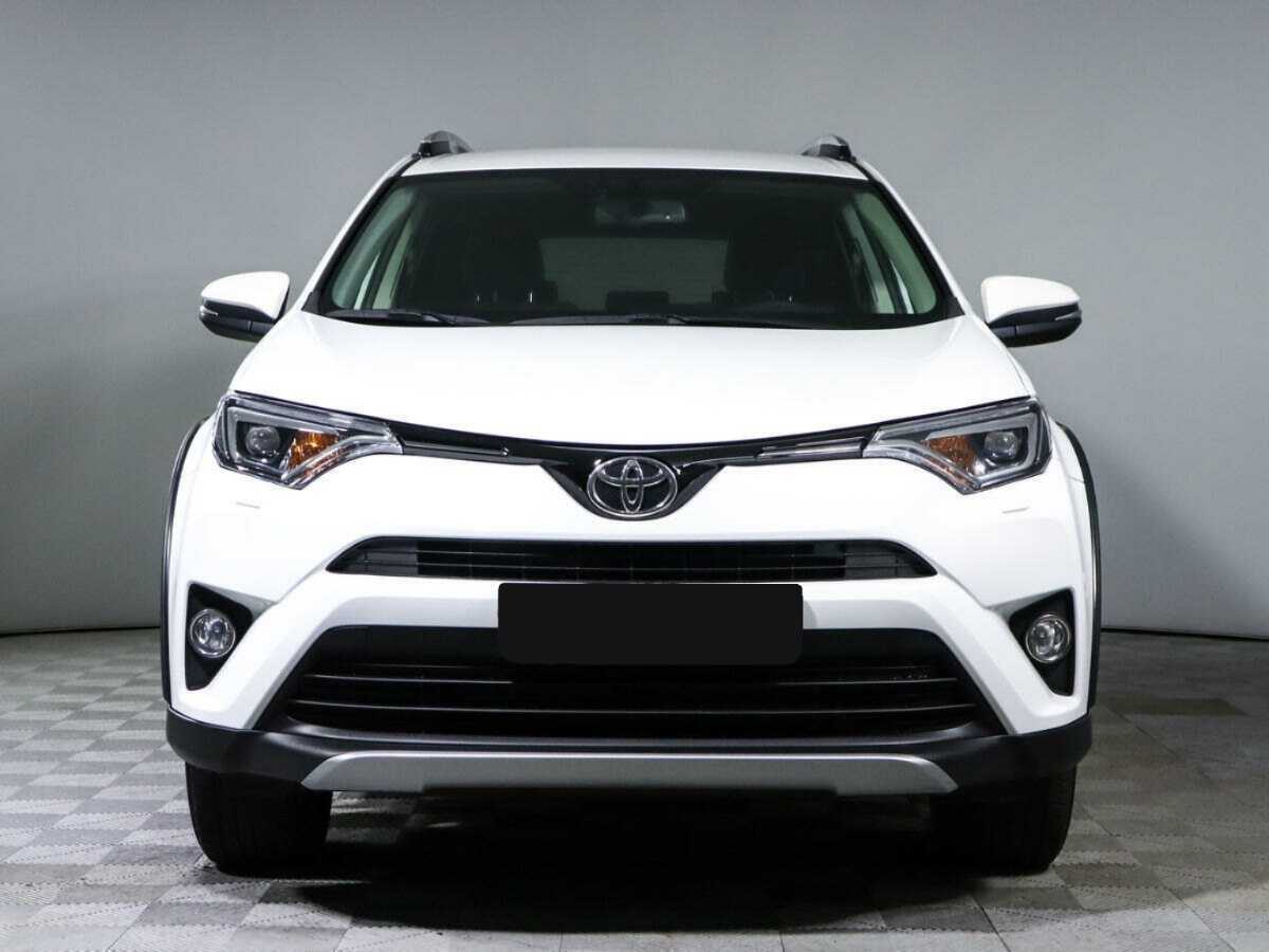 Toyota RAV4 с пробегом — 2018 год. Фото: #1