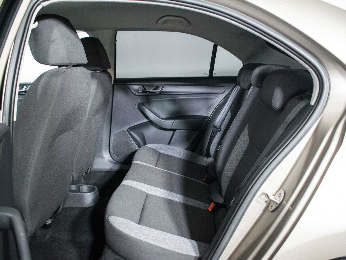 Skoda Rapid с пробегом — 2021 год. Фото: #9