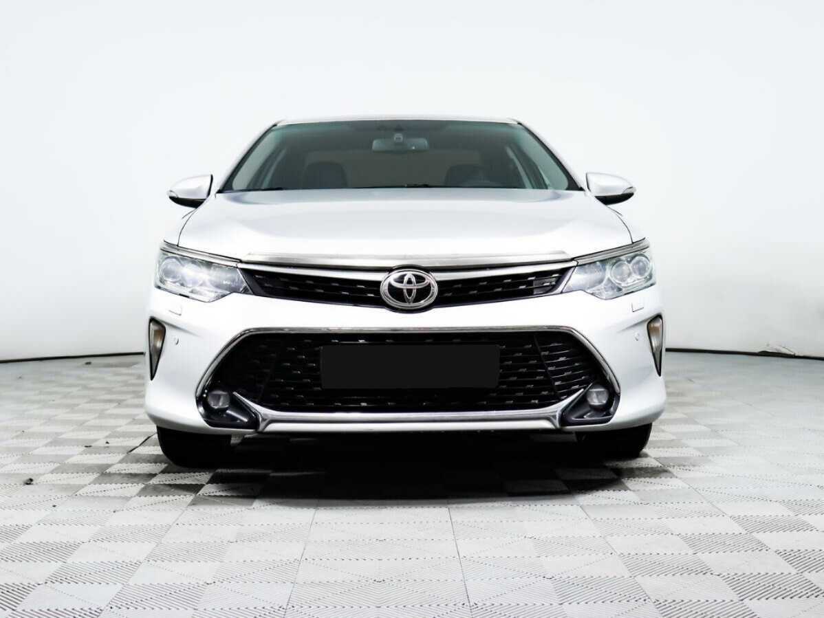 Toyota Camry с пробегом — 2015 год. Фото: #1