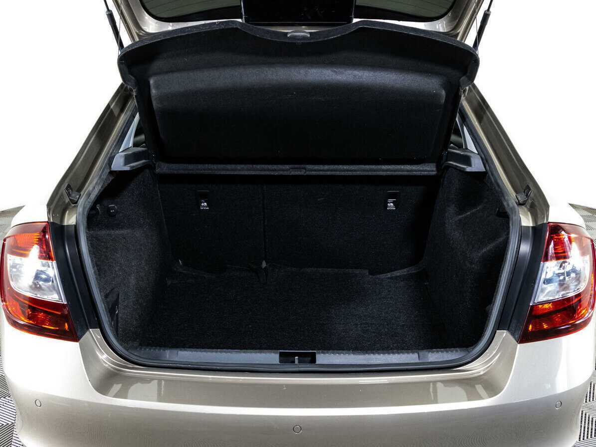 Skoda Rapid с пробегом — 2019 год. Фото: #13