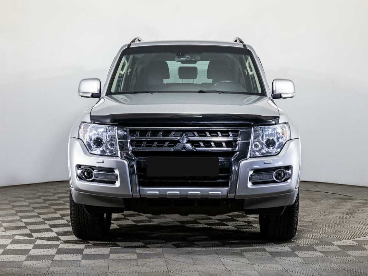 Mitsubishi Pajero с пробегом — 2017 год. Фото: #1