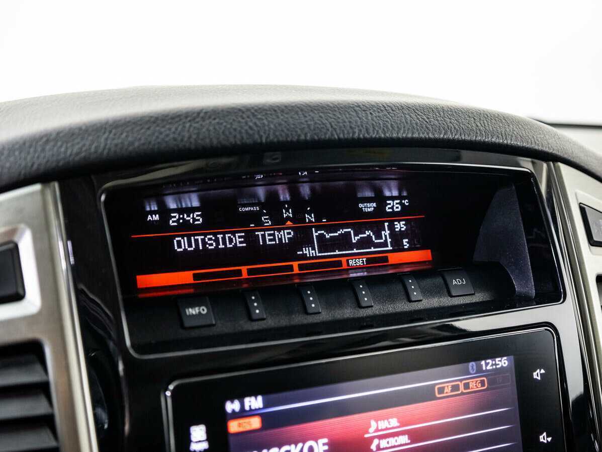 Mitsubishi Pajero с пробегом — 2017 год. Фото: #15