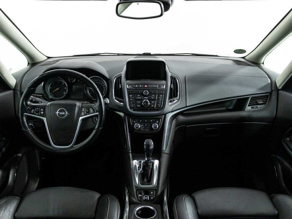 Opel Zafira с пробегом — 2012 год. Фото: #12