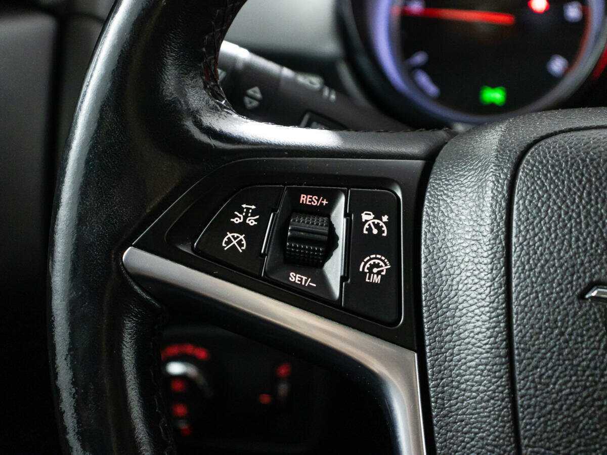 Opel Zafira с пробегом — 2012 год. Фото: #18