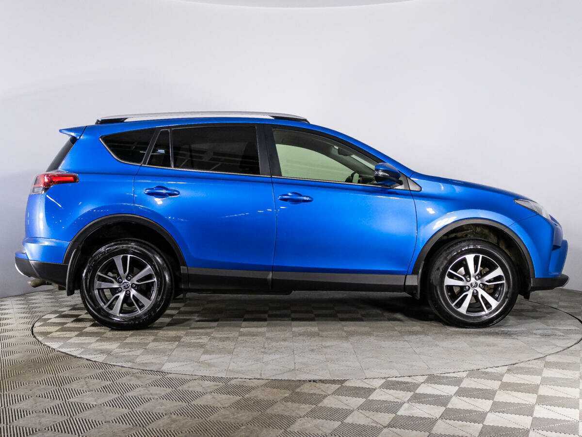 Toyota RAV4 с пробегом — 2016 год. Фото: #3