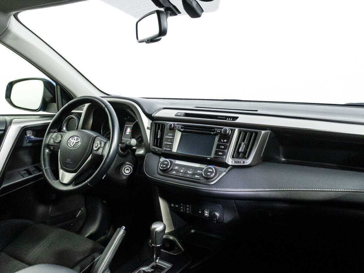 Toyota RAV4 с пробегом — 2016 год. Фото: #8