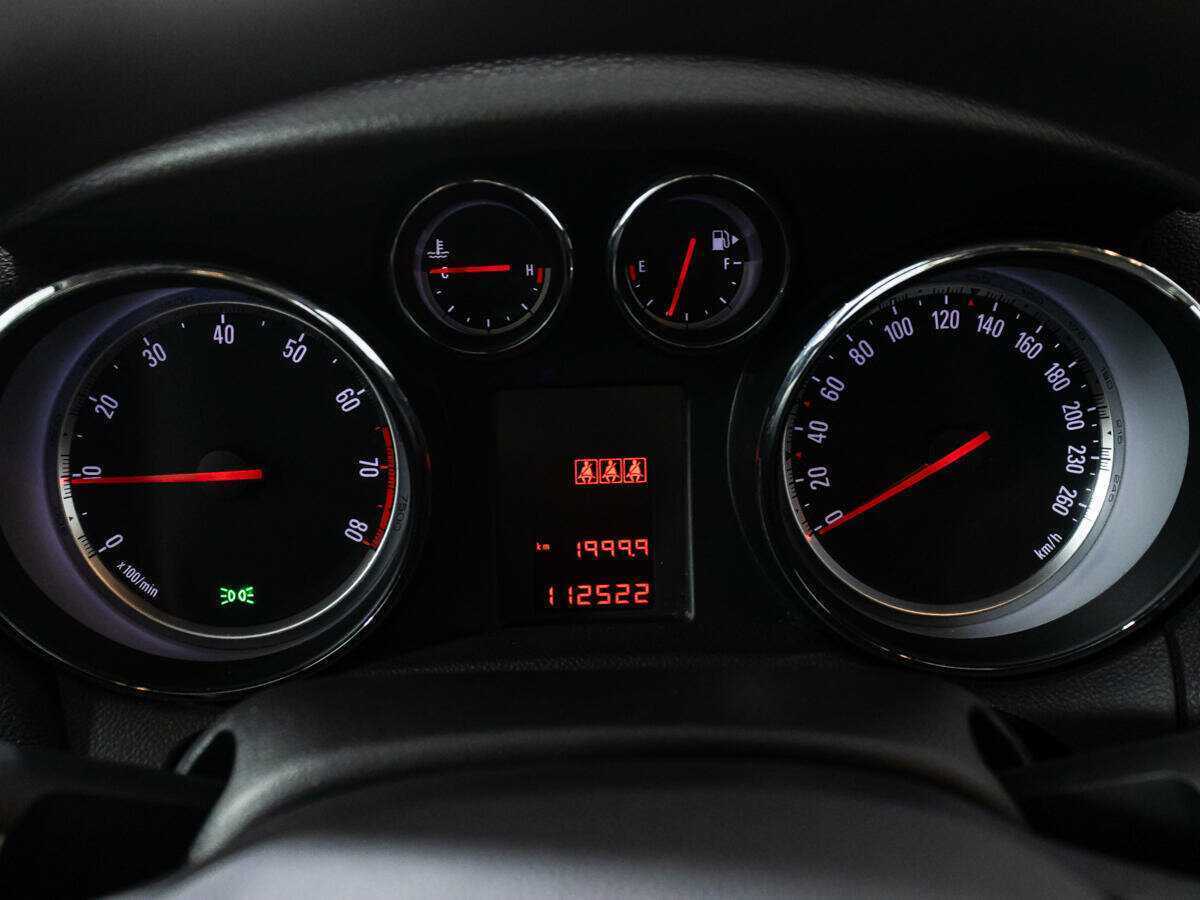 Opel Mokka с пробегом — 2013 год. Фото: #11