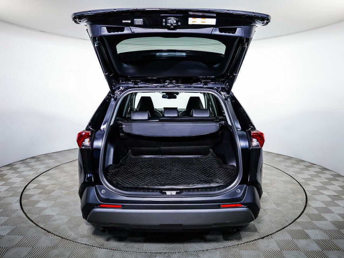 Toyota RAV4 с пробегом — 2021 год. Фото: #18