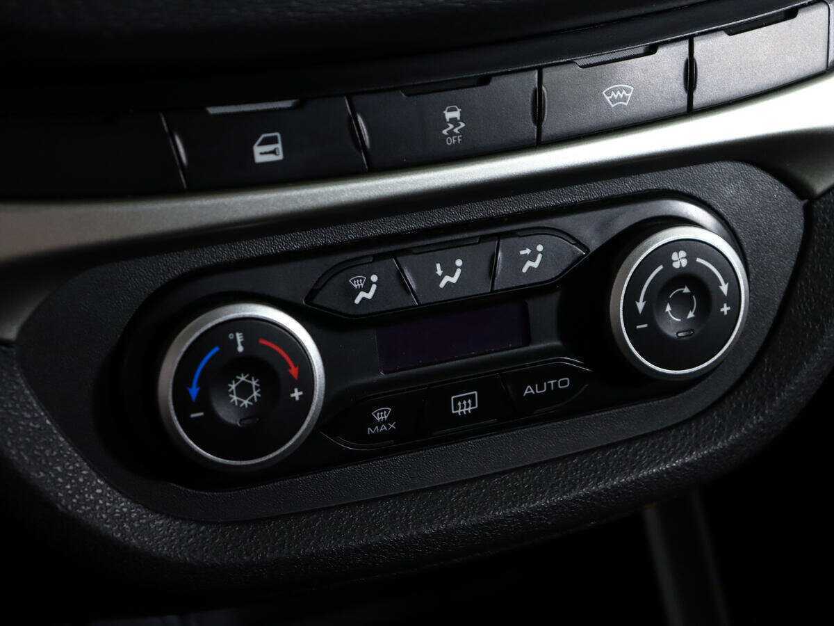 Lada (ВАЗ) Vesta с пробегом — 2019 год. Фото: #16