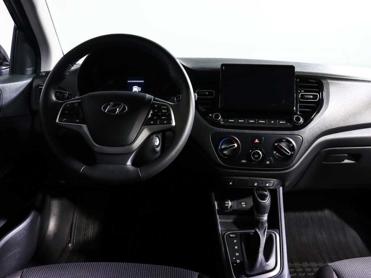 Hyundai Solaris с пробегом — 2021 год. Фото: #9