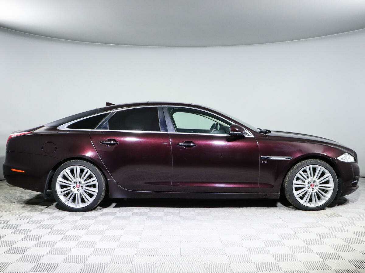 Jaguar XJ с пробегом — 2014 год. Фото: #3