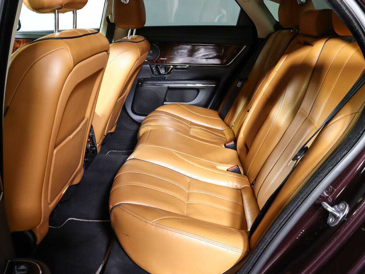 Jaguar XJ с пробегом — 2014 год. Фото: #8
