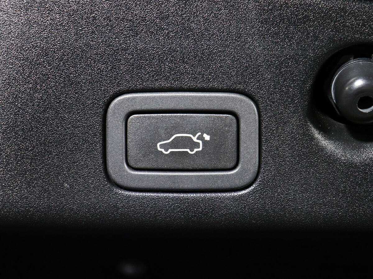 Jaguar XJ с пробегом — 2014 год. Фото: #18