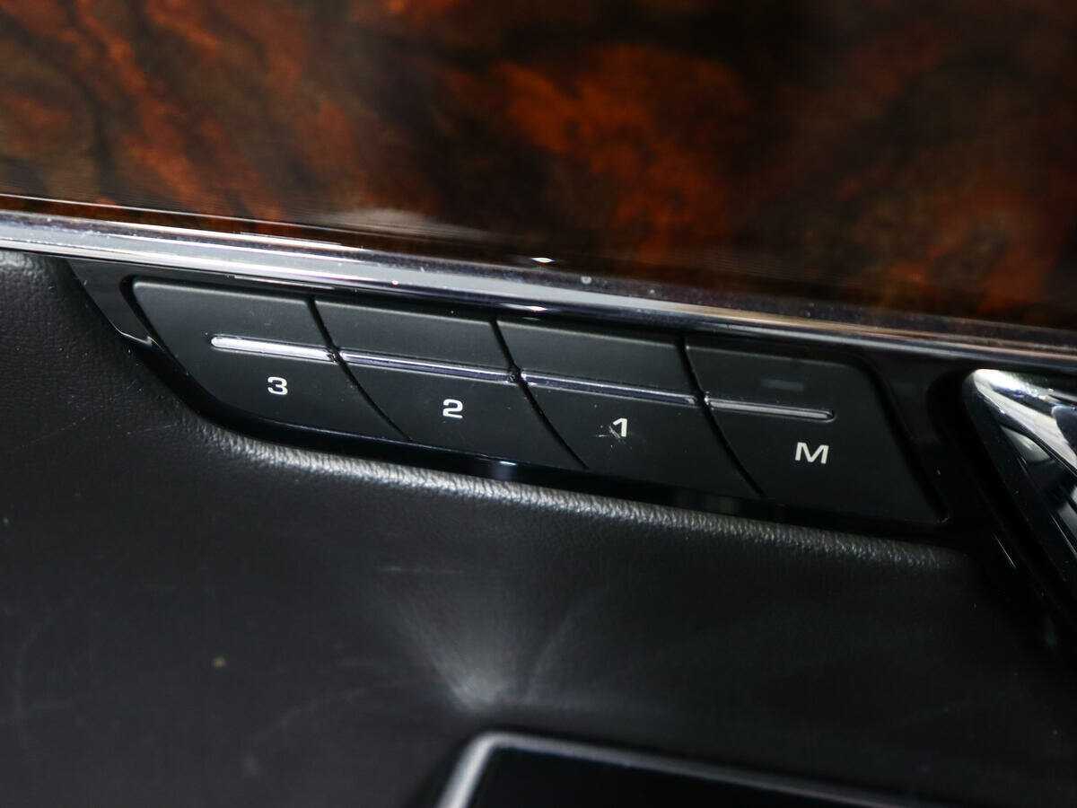 Jaguar XJ с пробегом — 2014 год. Фото: #21