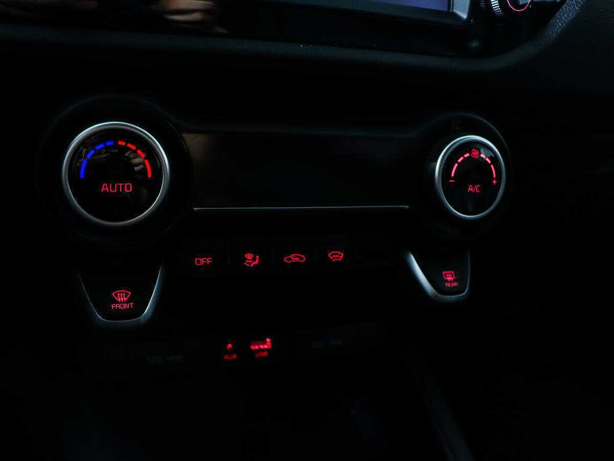 Kia Rio с пробегом — 2020 год. Фото: #13