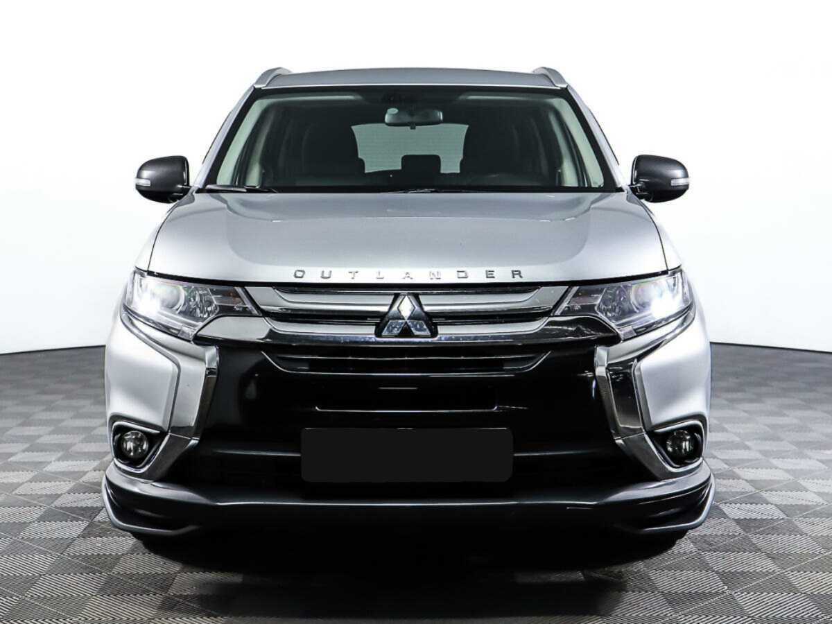 Mitsubishi Outlander с пробегом — 2018 год. Фото: #1