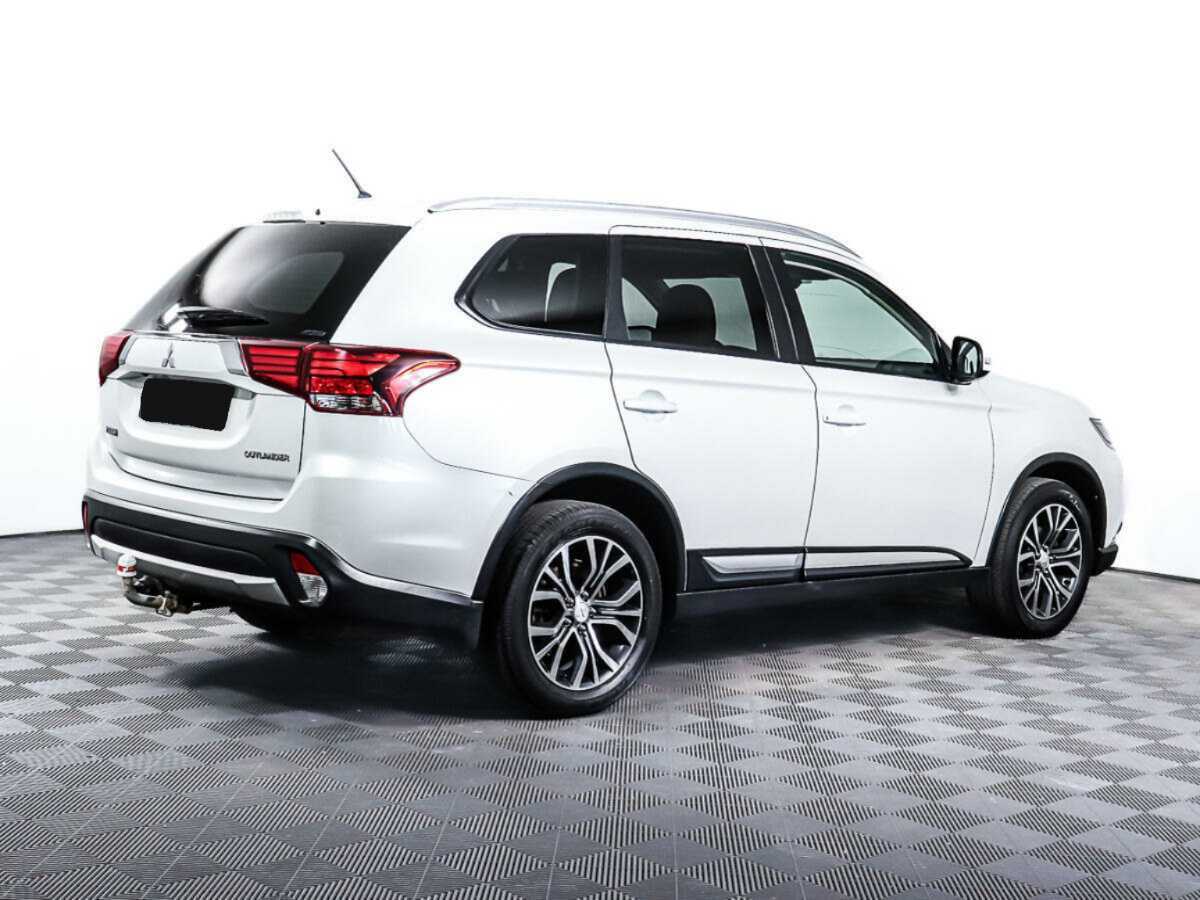 Mitsubishi Outlander с пробегом — 2015 год. Фото: #4