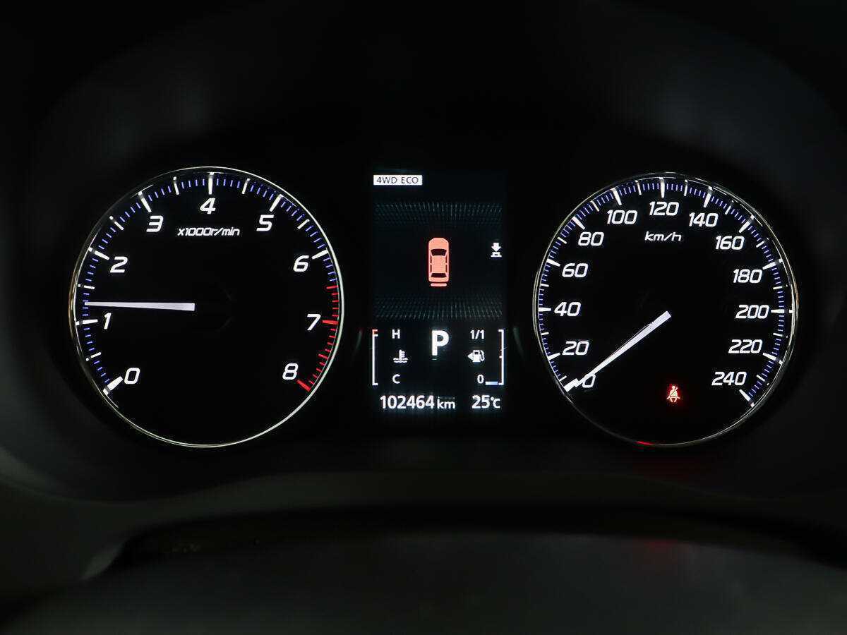 Mitsubishi Outlander с пробегом — 2015 год. Фото: #13