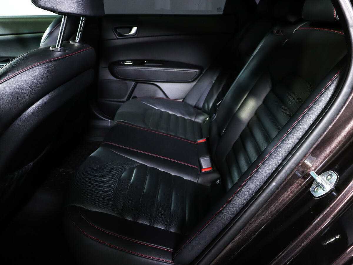 Kia Optima с пробегом — 2017 год. Фото: #9