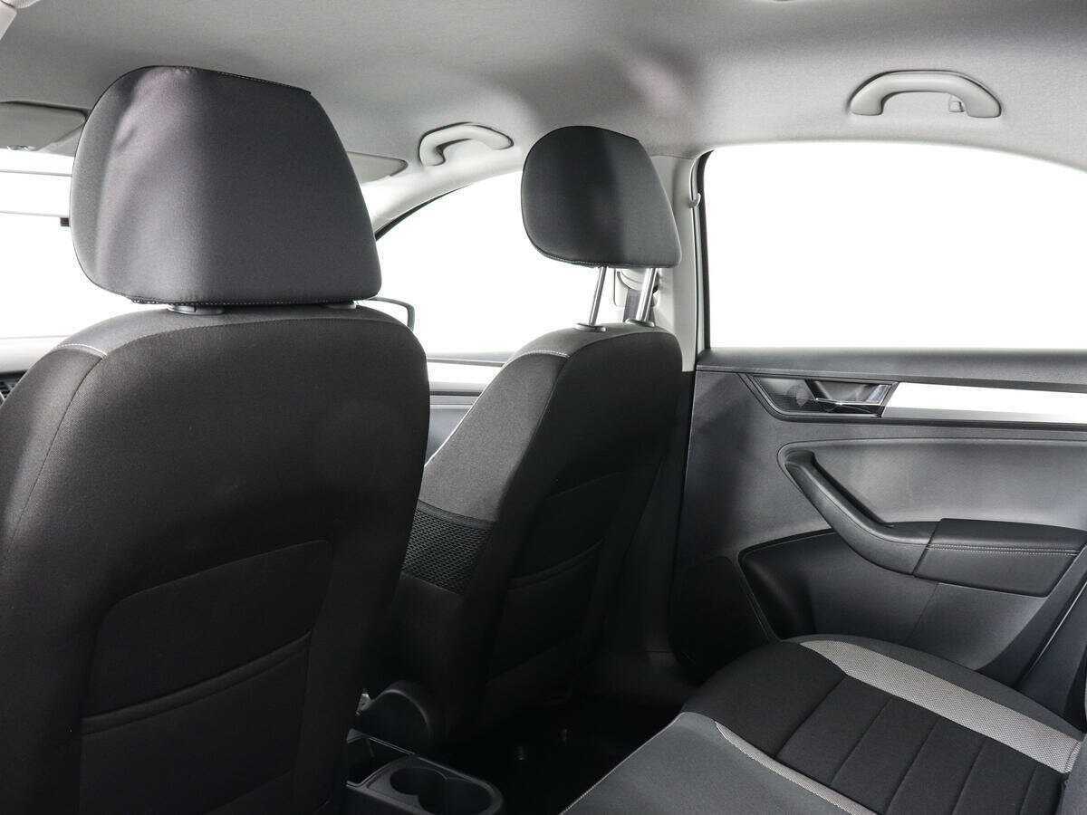 Skoda Rapid с пробегом — 2019 год. Фото: #8