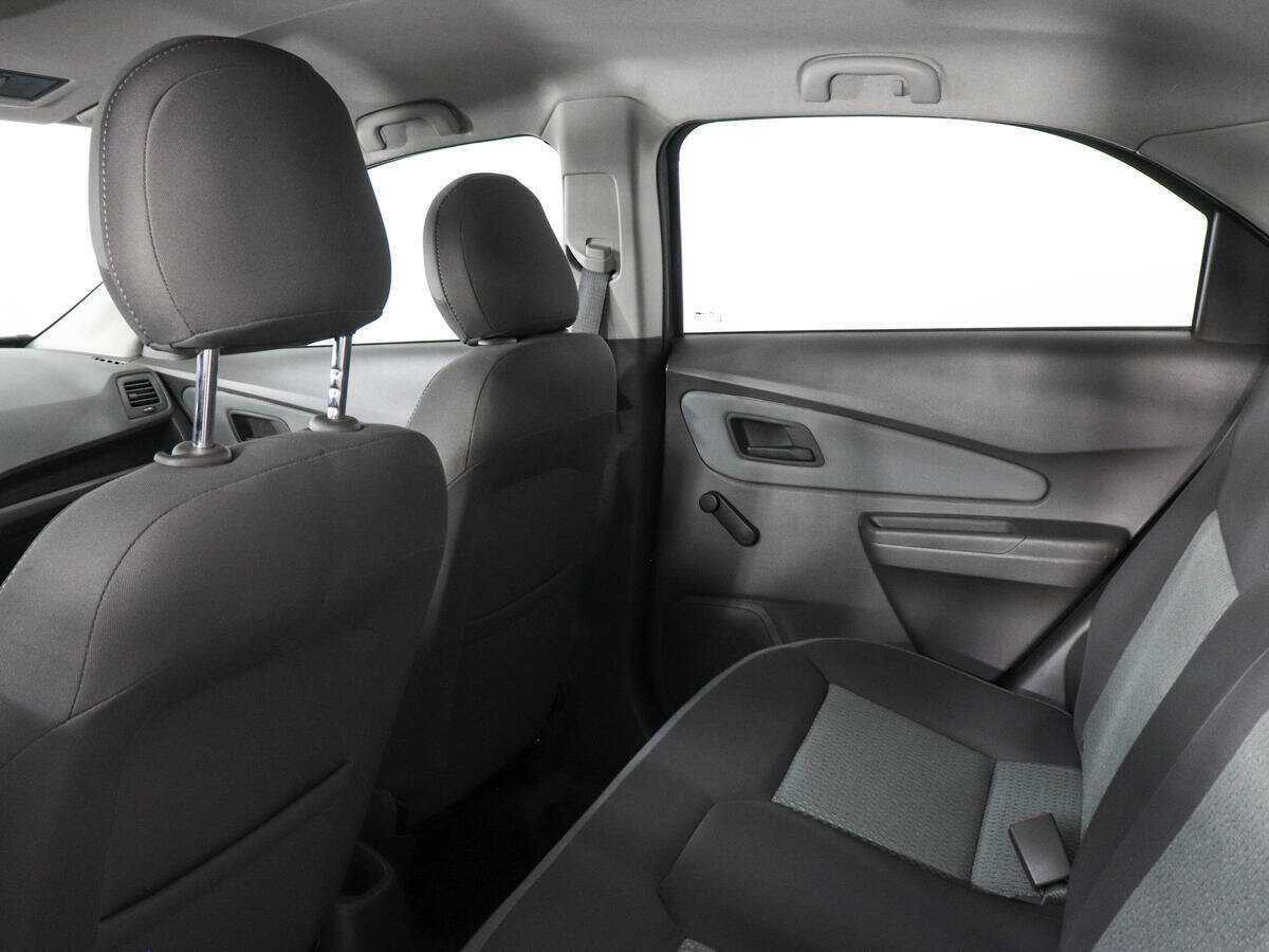 Chevrolet Cobalt с пробегом — 2013 год. Фото: #11