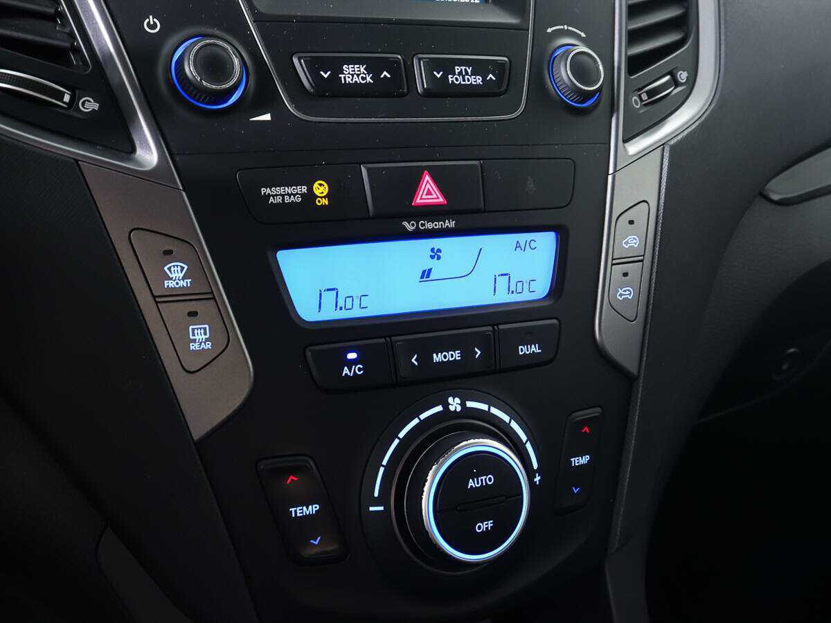 Hyundai Santa Fe с пробегом — 2013 год. Фото: #16