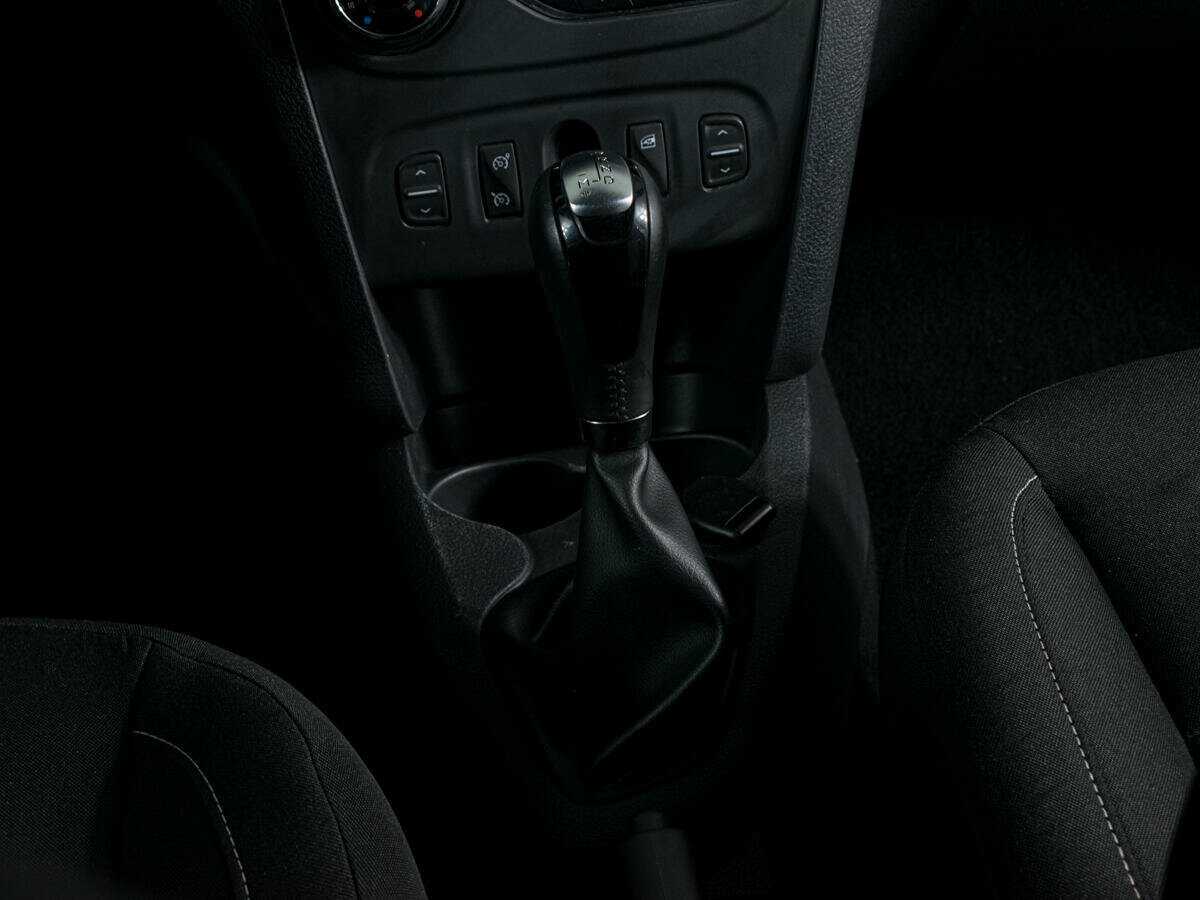 Renault Sandero с пробегом — 2017 год. Фото: #14