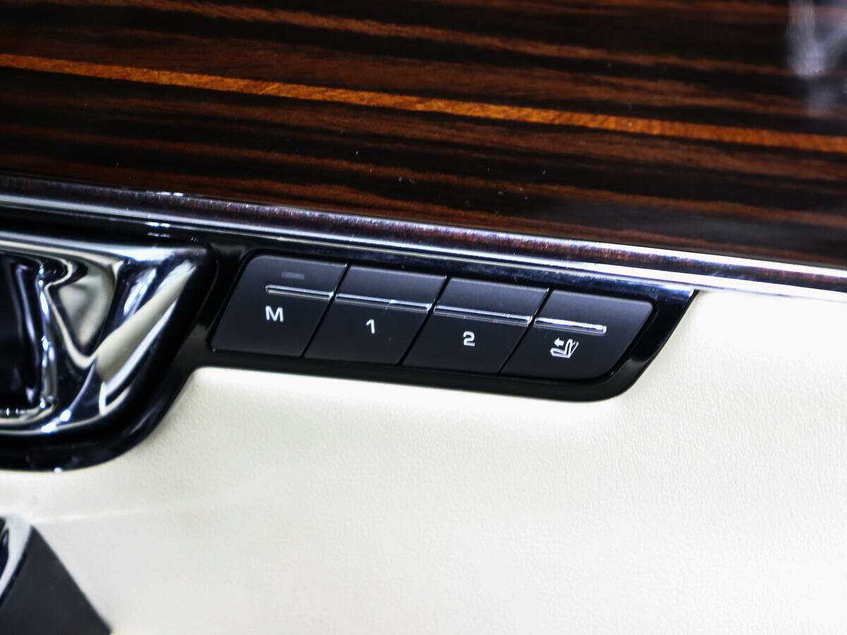 Jaguar XJ с пробегом — 2014 год. Фото: #20