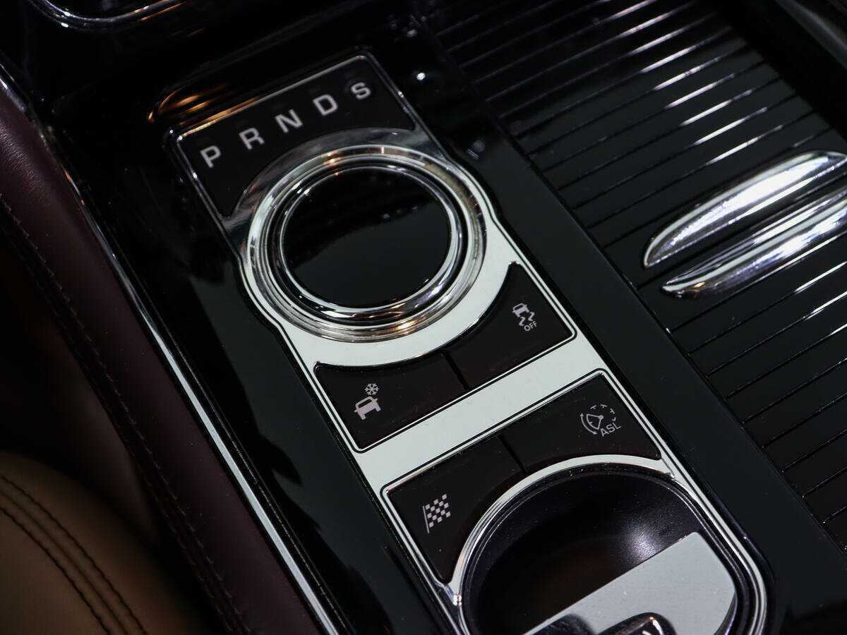 Jaguar XJ с пробегом — 2014 год. Фото: #31