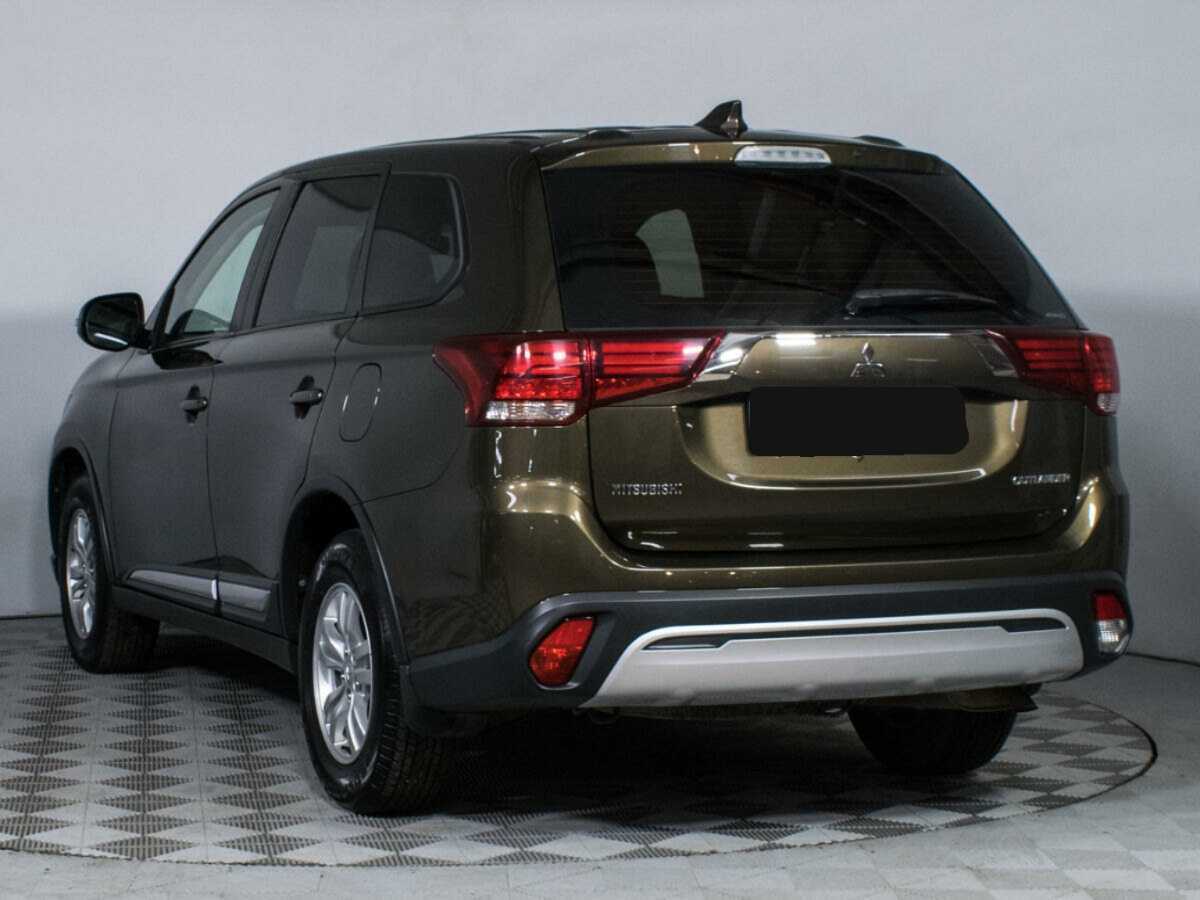 Mitsubishi Outlander с пробегом — 2019 год. Фото: #6