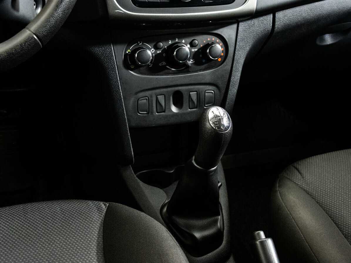 Renault Logan с пробегом — 2019 год. Фото: #11