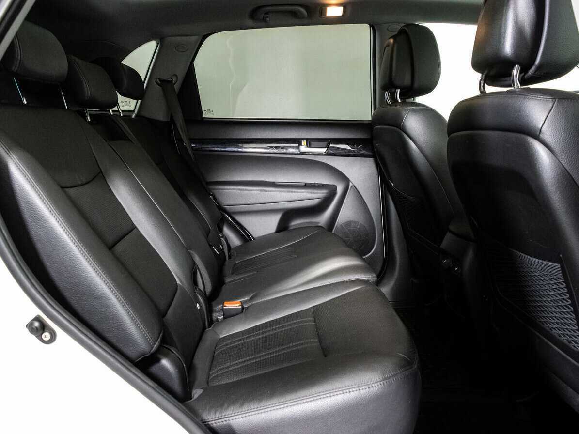 Kia Sorento с пробегом — 2015 год. Фото: #17