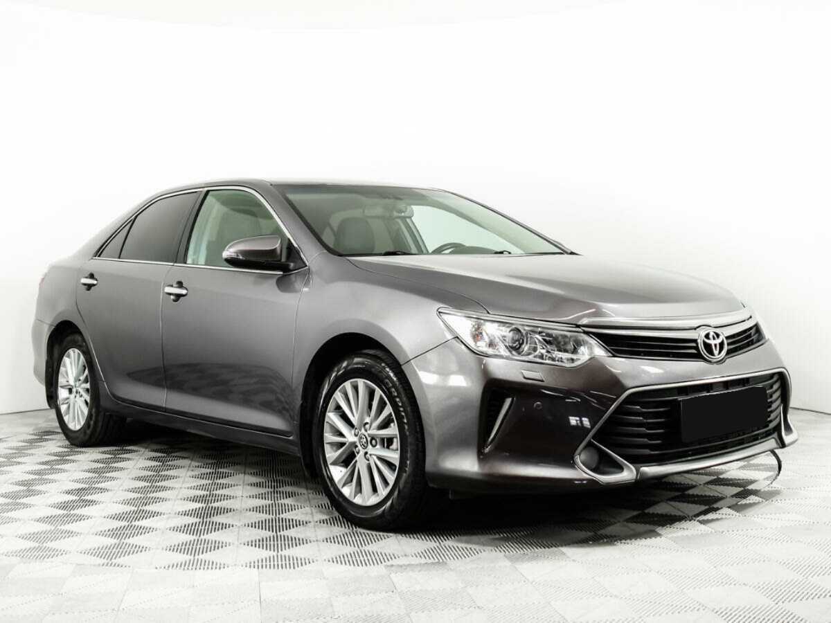 Toyota Camry с пробегом — 2016 год. Фото: #2
