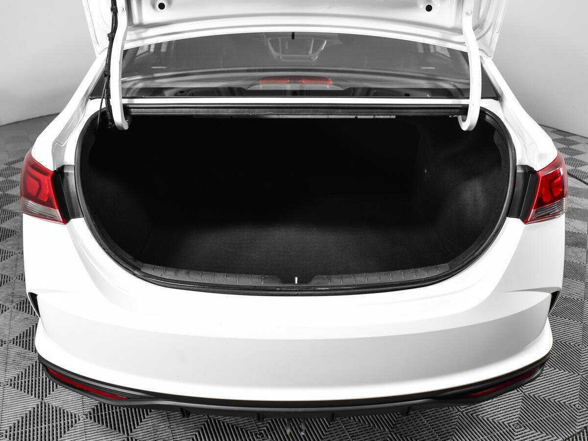 Hyundai Solaris с пробегом — 2021 год. Фото: #11