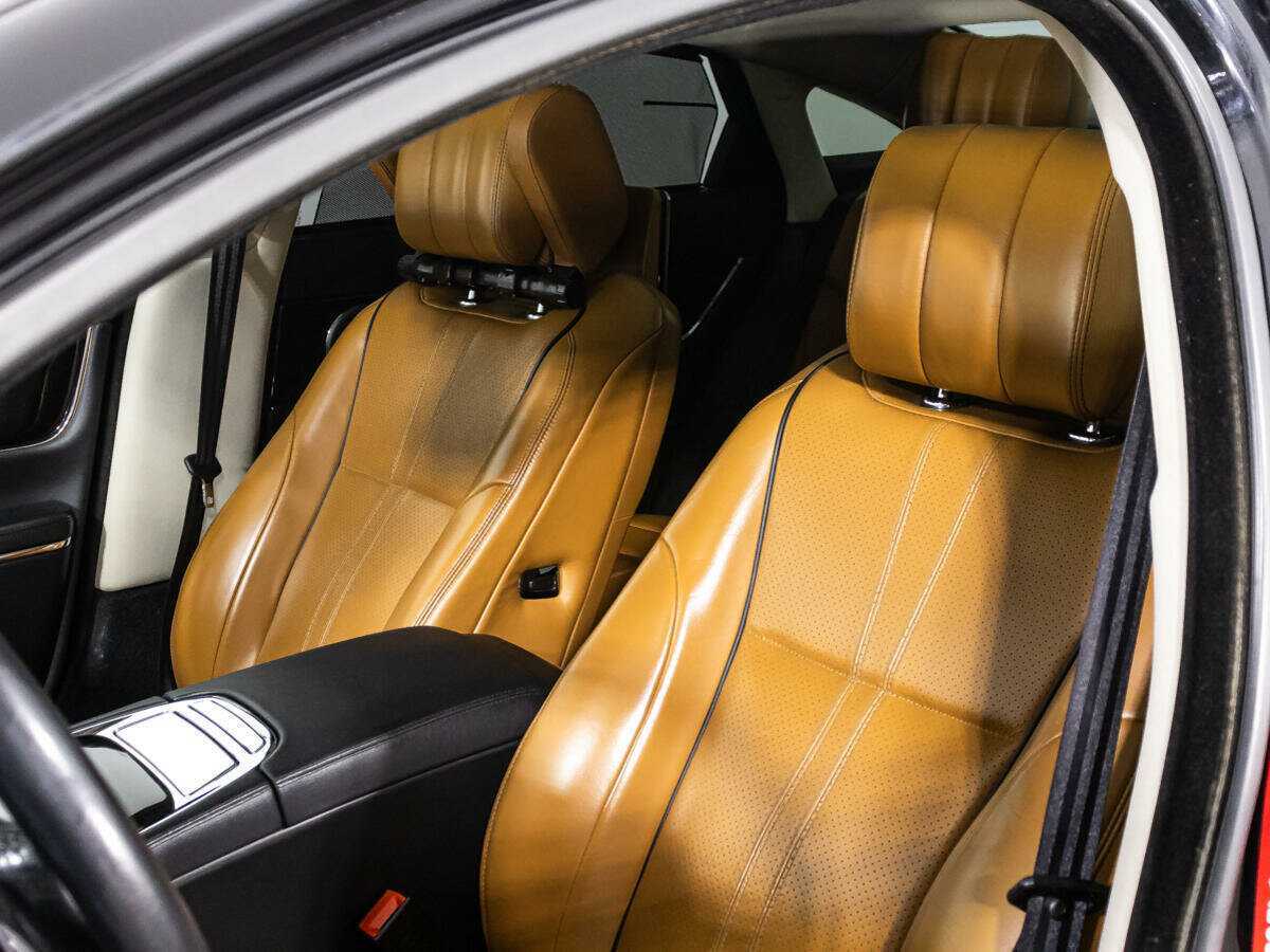 Jaguar XJ с пробегом — 2016 год. Фото: #22