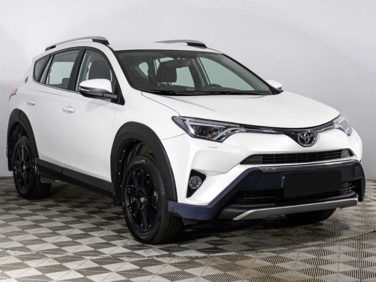 Toyota RAV4 с пробегом — 2018 год. Фото: #2