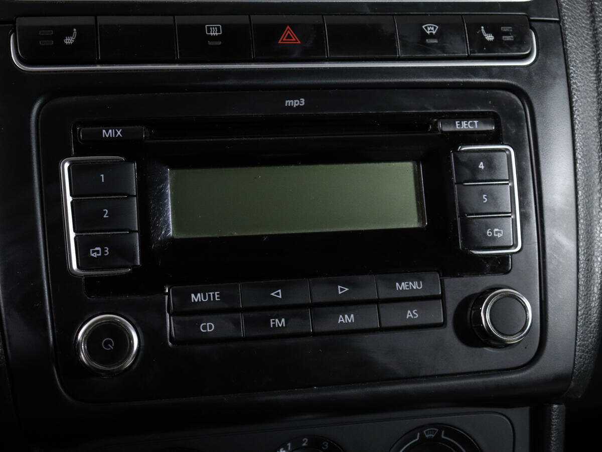 Volkswagen Polo с пробегом — 2012 год. Фото: #16